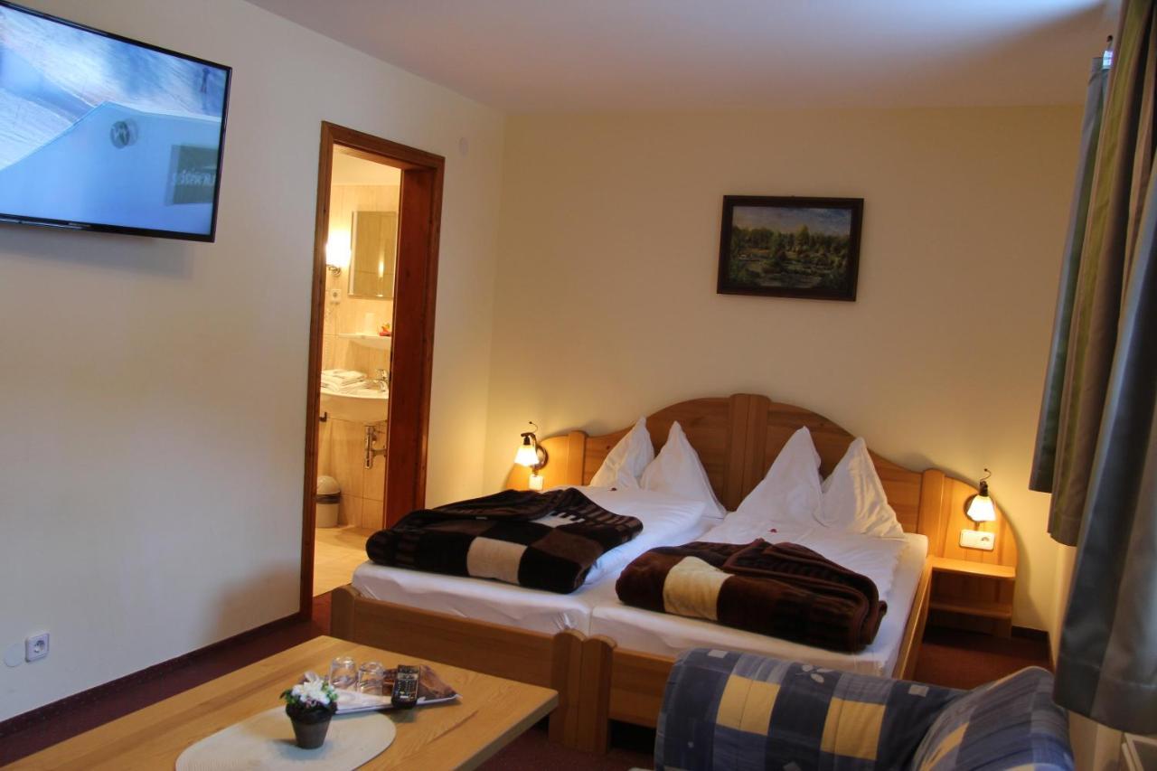 Hotel Hutmannshaus Kremsbrucke ภายนอก รูปภาพ